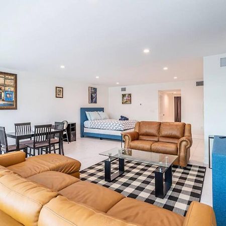 The Purple Pelican Beachfront With Ocean Balcony Unit 3 Fort Lauderdale Eksteriør billede