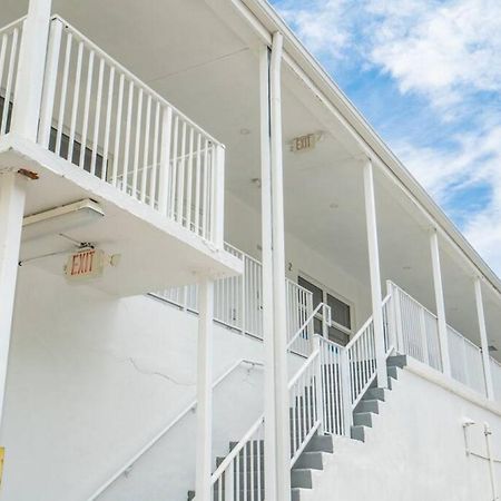 The Purple Pelican Beachfront With Ocean Balcony Unit 3 Fort Lauderdale Eksteriør billede